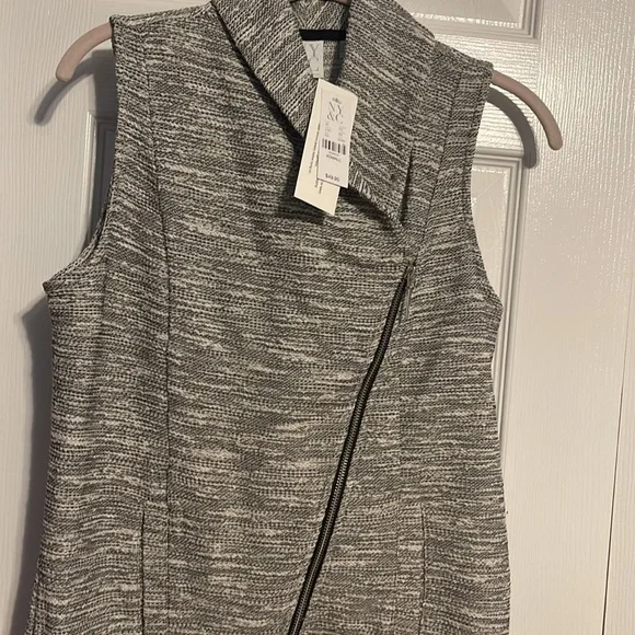 NWT New York & Company asymmetrical zipper sleeveless sweater vest size XS - Picture 6 of 9